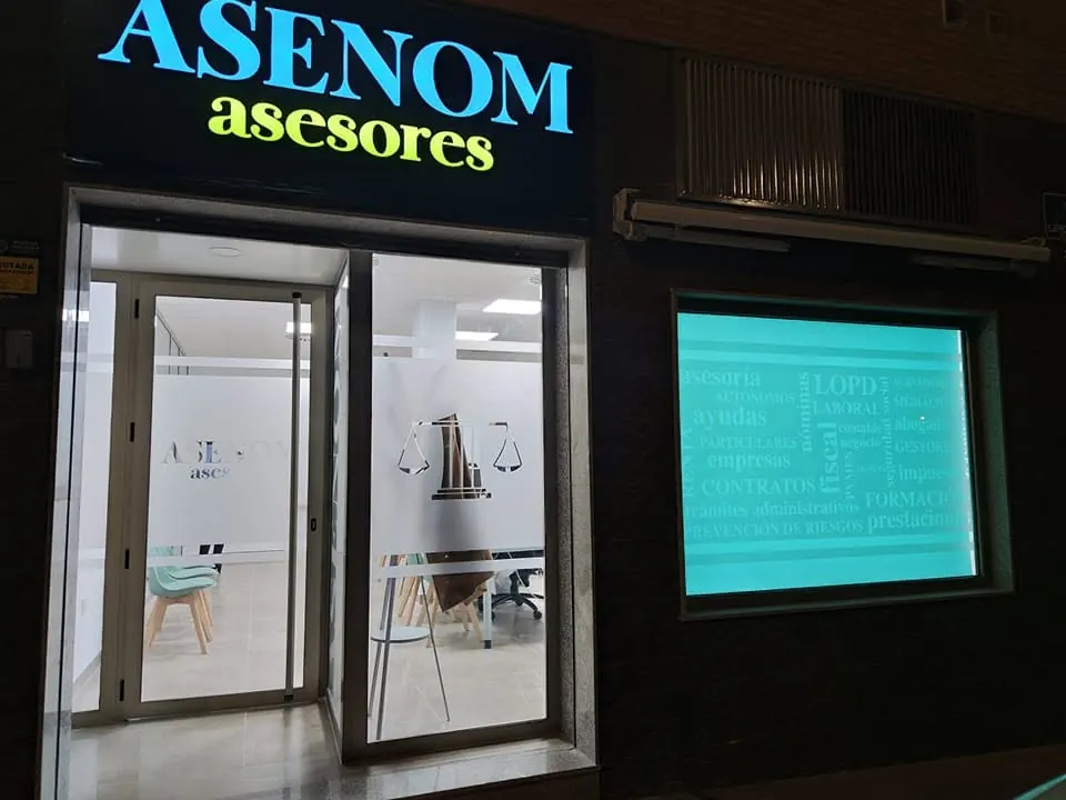 Fachada de la oficina de Asenom Asesores en Archena