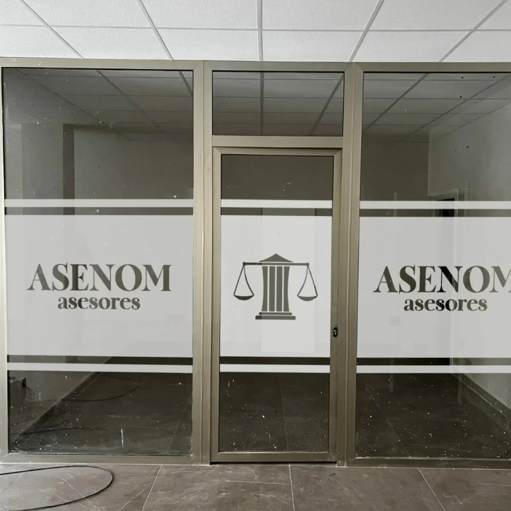 Entrada a los despachos de Asenom Asesores